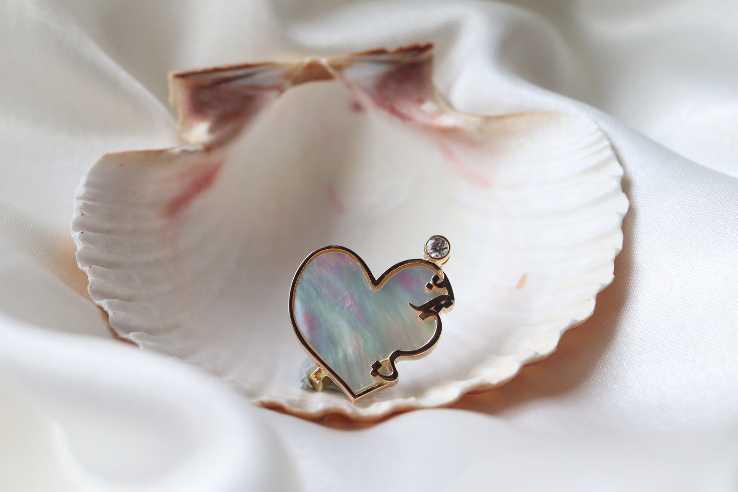 Heart brooch | دبوس قلب